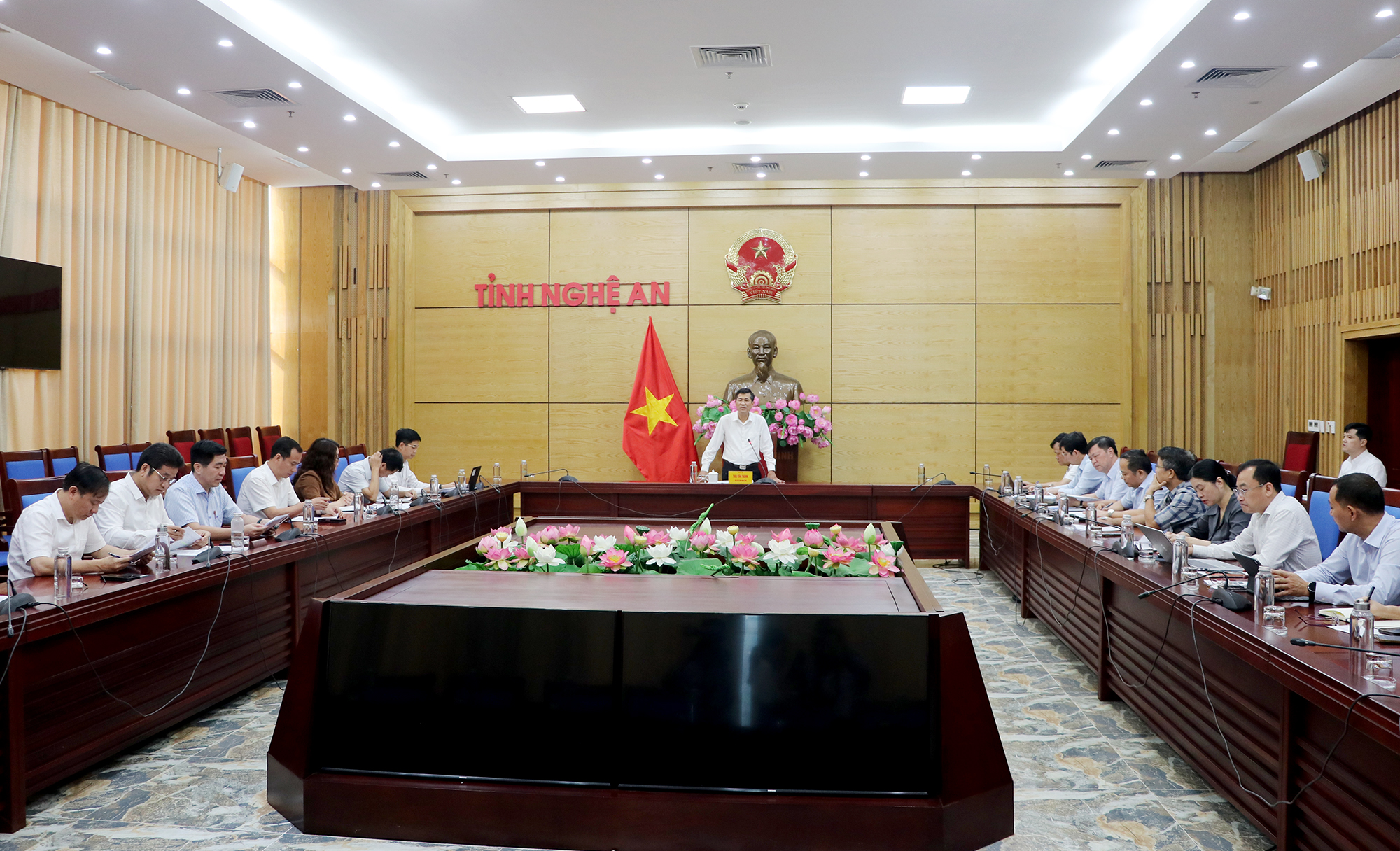Anh-tin-bai